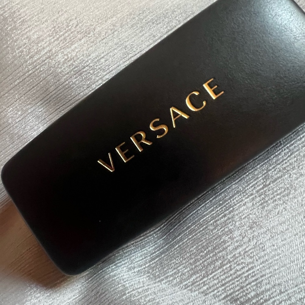 💕Versace black eye glasses case in EUC